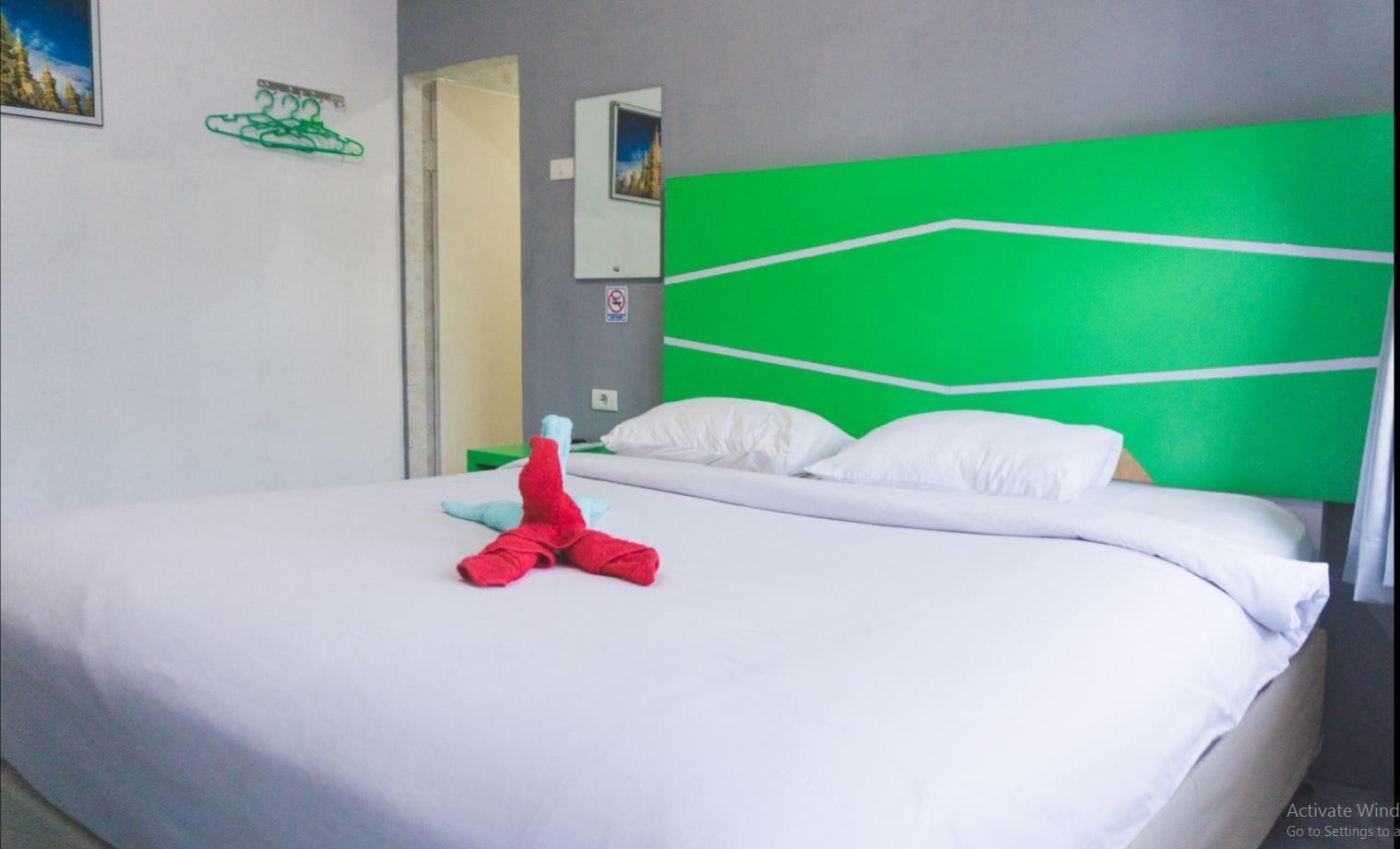 Oyo 1825 Marcopolo Homestay Пеканбару Экстерьер фото