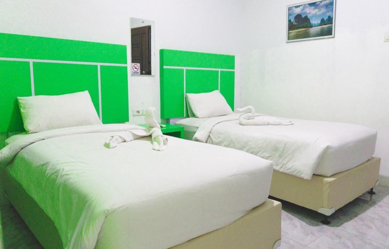 Oyo 1825 Marcopolo Homestay Пеканбару Экстерьер фото